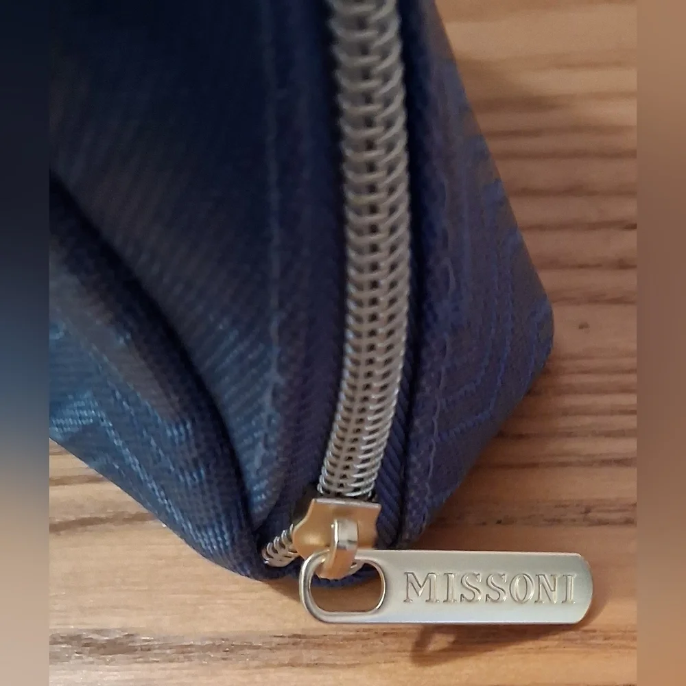NWOT Missoni & Delta Blue Mesh ZigZag Travel Cosmetic Beauty Makeup Zip Case Bag